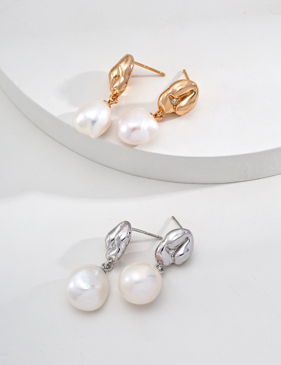 Chic Design with Natural Baroque Pearls Elegant Earrings