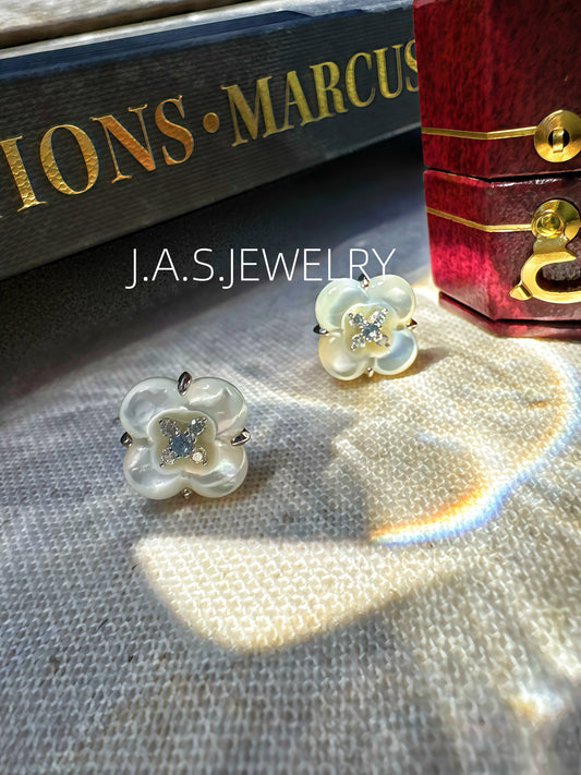 Winter Romance Natural White Mother-of-Pearl Necklace & Earrings