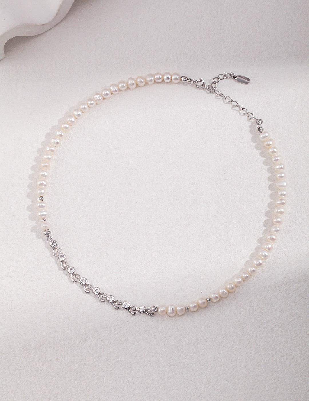 Classic Pearl Necklace with Rhinestones