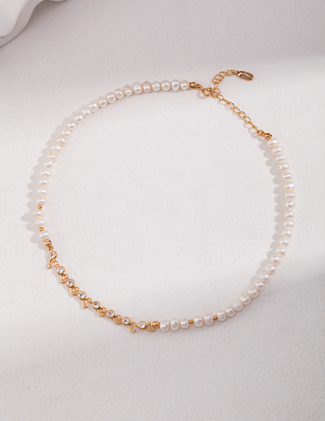 Classic Pearl Necklace with Rhinestones