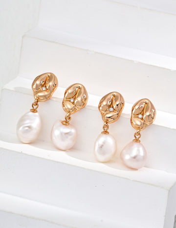 Chic Design with Natural Baroque Pearls Elegant Earrings